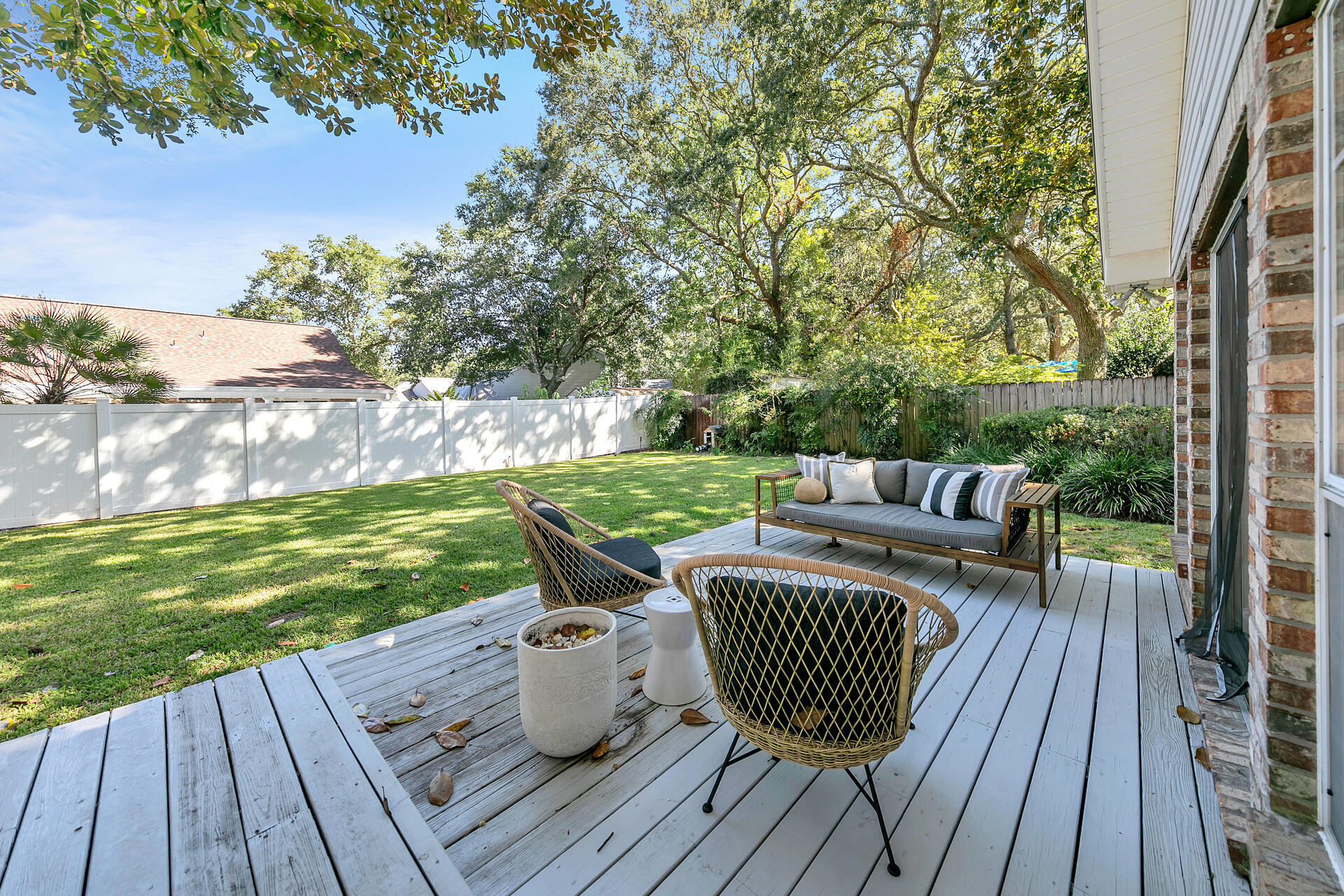 418 Evans Road Niceville, FL 32578 - Photo 32 of 35 Rear deck
