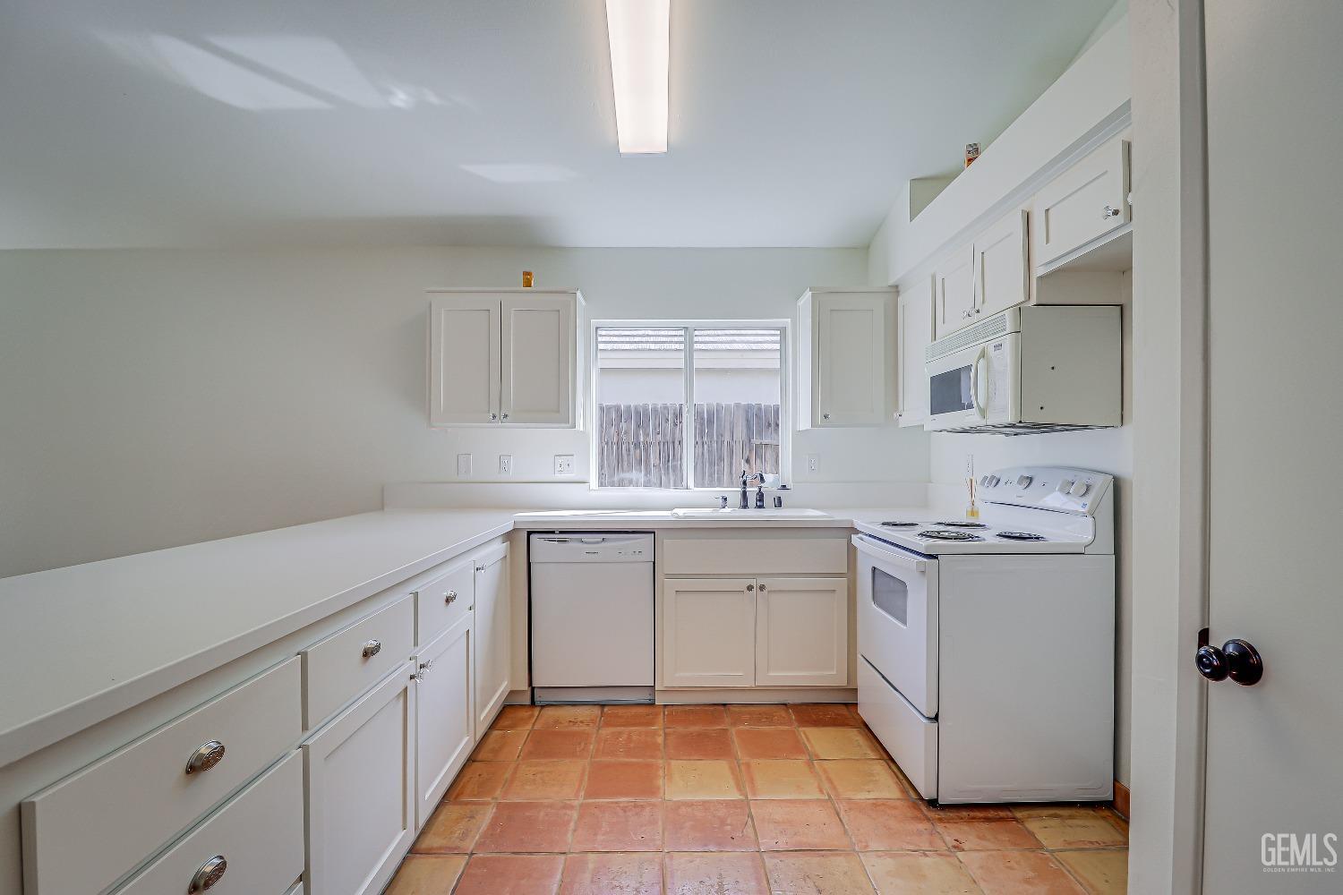 Undisclosed Address Bakersfield, CA 93312 - Photo 7 of 24