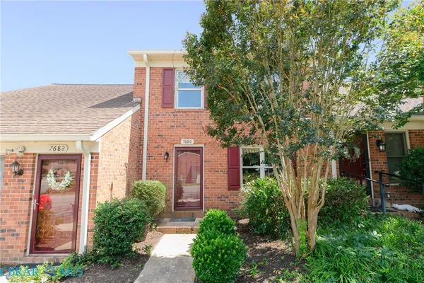 $275,000 | 7680 The Points Place, Unit 302, Gloucester Point, VA 23062