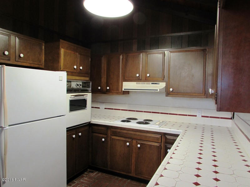104 Rimrock Lane Hawley, PA 18428 - Photo 3 of 33 Kitchen View 2