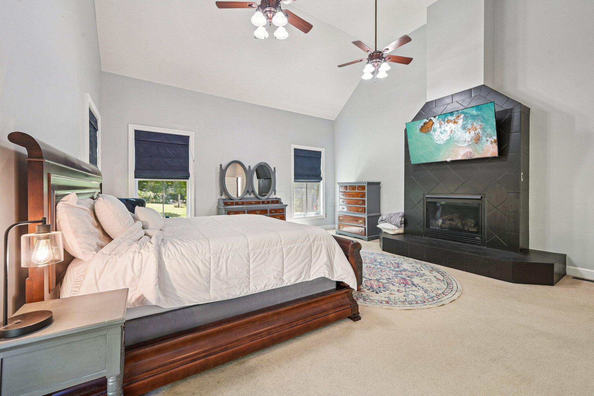 10669 Riverside Drive Powell, OH 43065 - Photo 45 of 103 Primary Suite