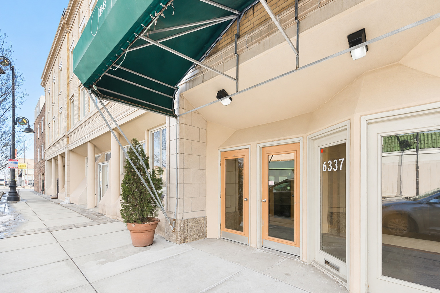 6337 Roosevelt Road, Unit 107 Berwyn, IL 60402 - Photo 2 of 13