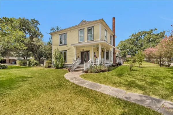 $325,000 | 1017 Water Street, Navasota, TX 77868