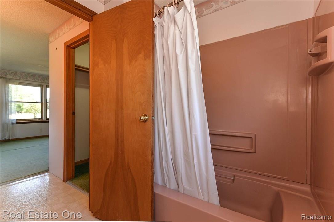 727 West Schafer Road Howell, MI 48843 - Photo 22 of 27 25_19.jpg