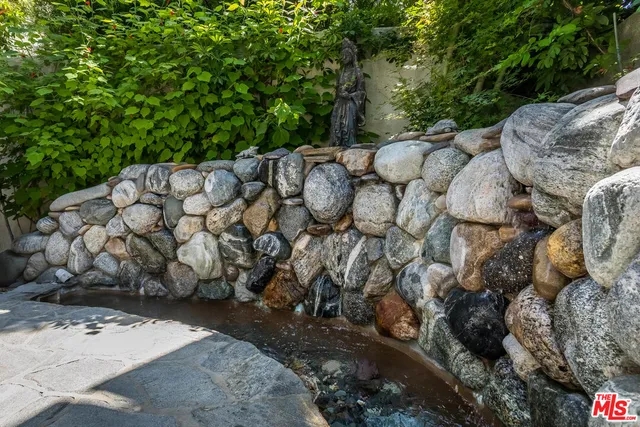 a view of a bunch of trees