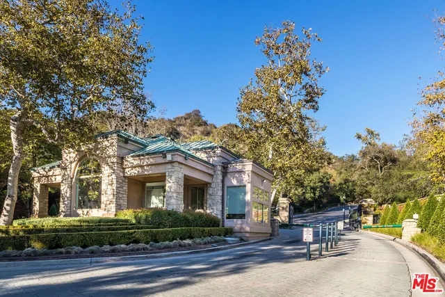 $2,175,000 | 11742 Ipswich Court, Los Angeles, CA 90077