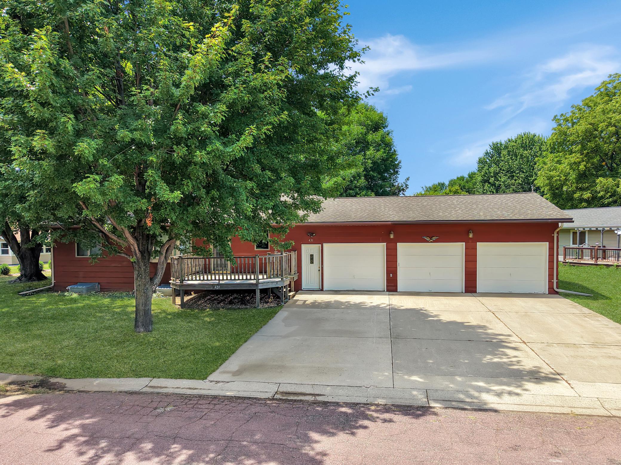 431 Spring Street Tracy, MN 56175 - Photo 4 of 39