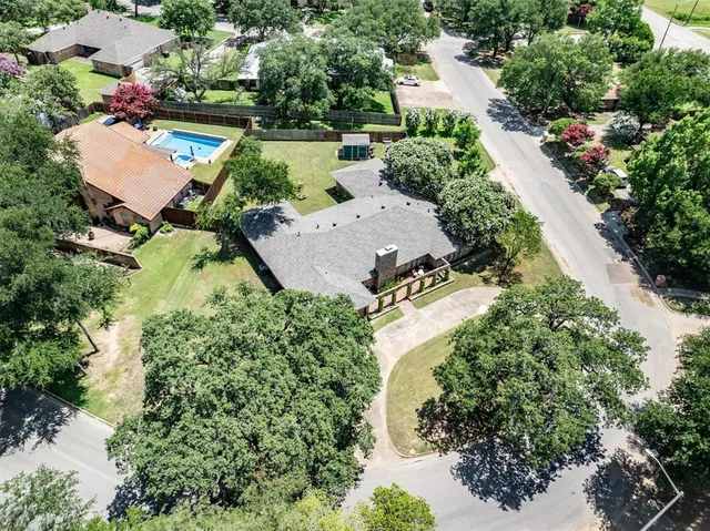 $530,000 | 2016 Pembrooke Place, Denton, TX 76205