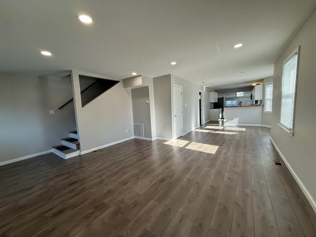 $2,500 | 582 2nd Street, Somers Point, NJ 08244