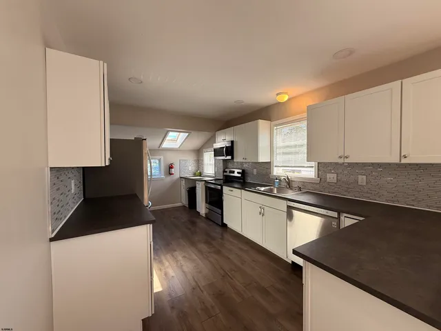 $2,500 | 582 2nd Street, Somers Point, NJ 08244