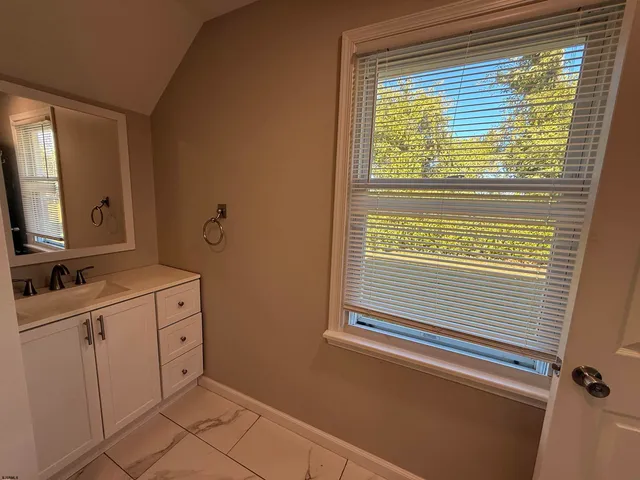 $2,500 | 582 2nd Street, Somers Point, NJ 08244