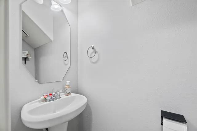 $255,000 | 10827 Windfern Lakes Street, Houston, TX 77064