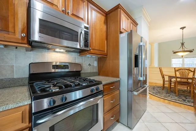 $525,000 | 4 Lowell Drive, Unit 4, Hopkinton, MA 01748