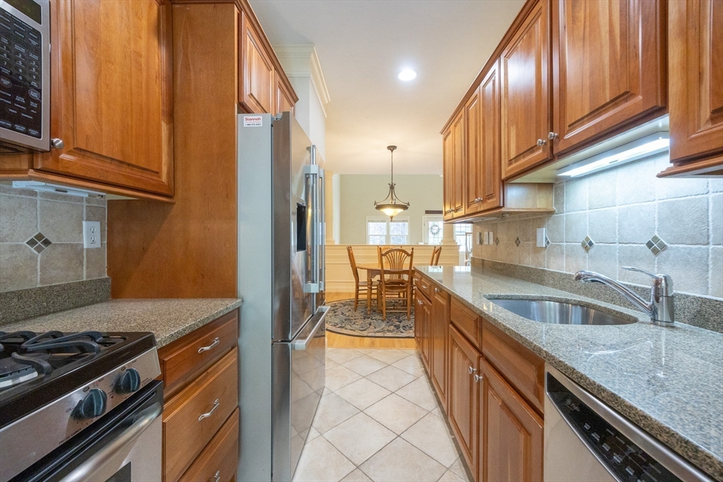 4 Lowell Drive, Unit 4 Hopkinton, MA 01748 - Photo 13 of 33