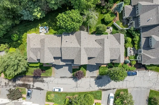 $525,000 | 4 Lowell Drive, Unit 4, Hopkinton, MA 01748