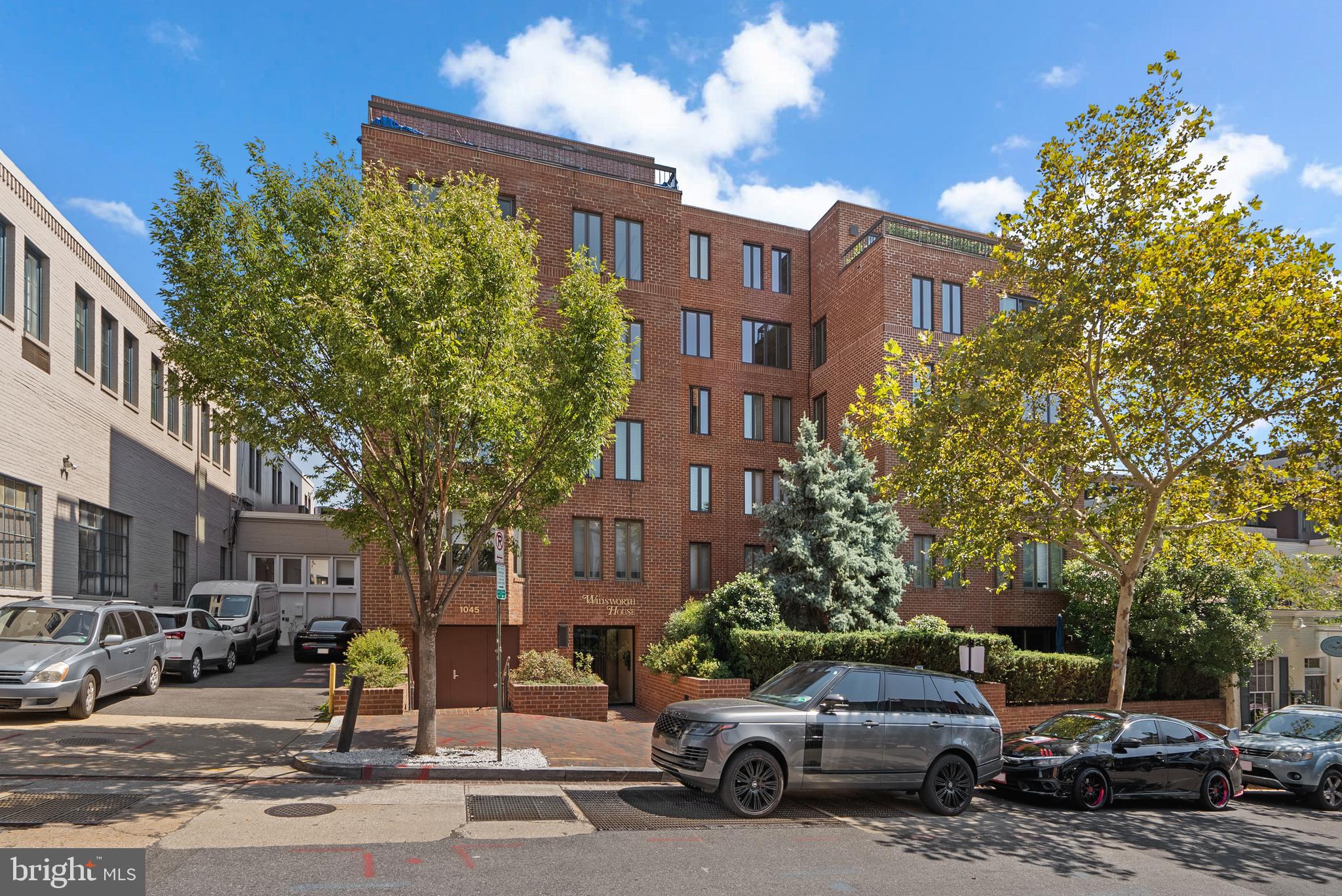 a car parked in front of a building
