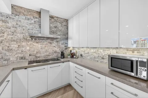 $1,069,000 | 100 South Birch Road, Unit 803, Fort Lauderdale, FL 33316