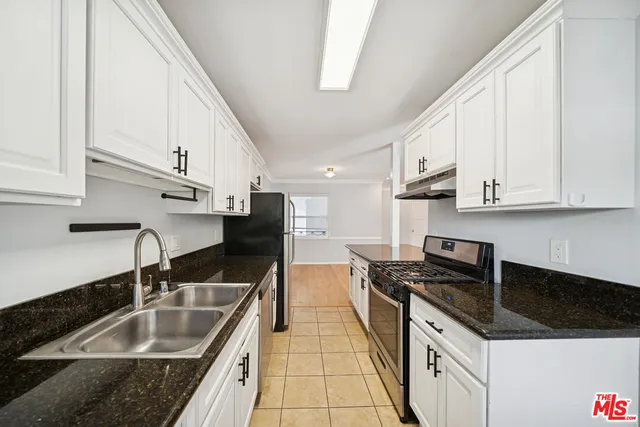 $2,850 | 1270 Havenhurst Drive, Unit 12, West Hollywood, CA 90046