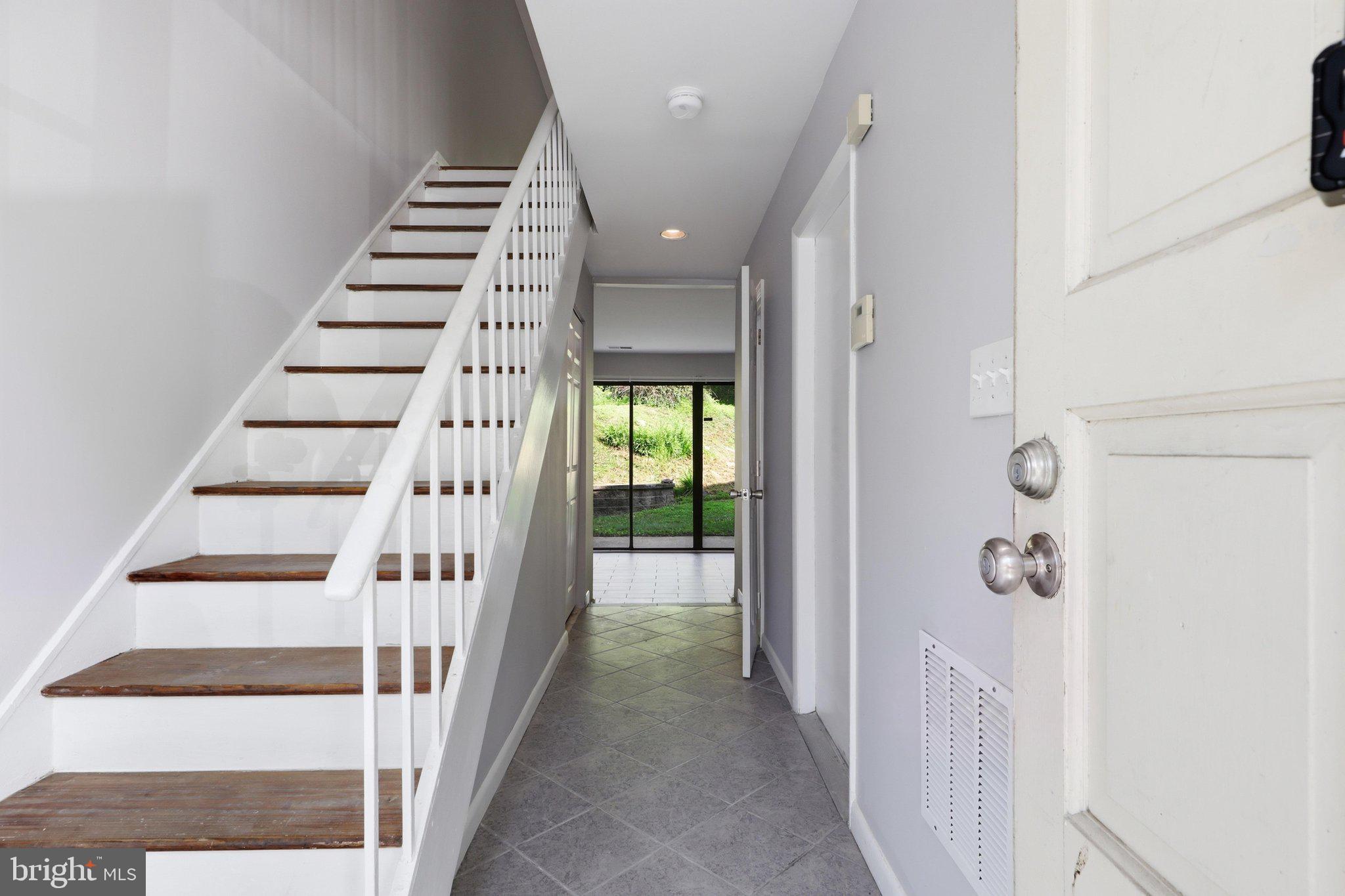 5538 Vantage Point Road Columbia, MD 21044 - Photo 6 of 50 a view of entryway