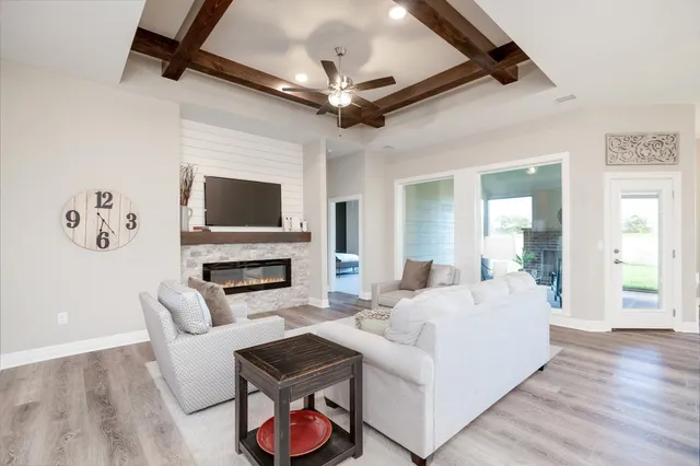 $390,000 | 4410 North Sunny Lane, Wichita, KS 67205