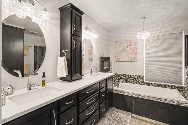 $520,000 | 11500 Appaloosa Trail, Pinckney, MI 48169