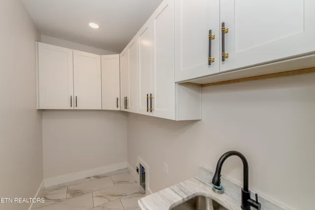 $699,900 | 211 Chatuga Way, Loudon, TN 37774