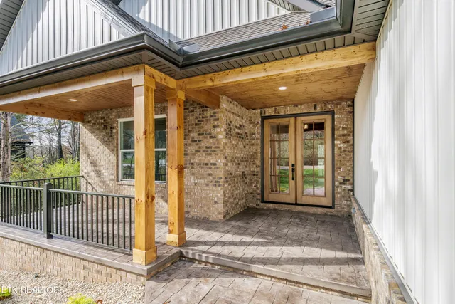 $699,900 | 211 Chatuga Way, Loudon, TN 37774