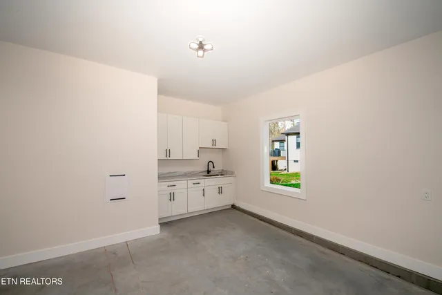 $699,900 | 211 Chatuga Way, Loudon, TN 37774