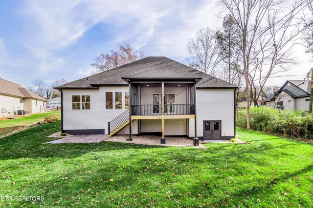 $699,900 | 211 Chatuga Way, Loudon, TN 37774