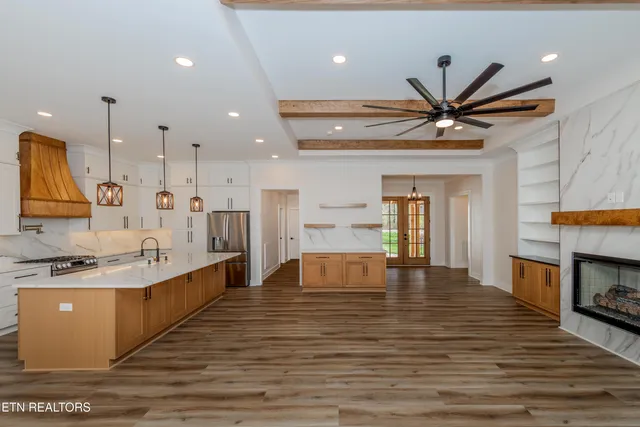 $699,900 | 211 Chatuga Way, Loudon, TN 37774