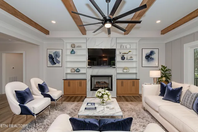 $699,900 | 211 Chatuga Way, Loudon, TN 37774