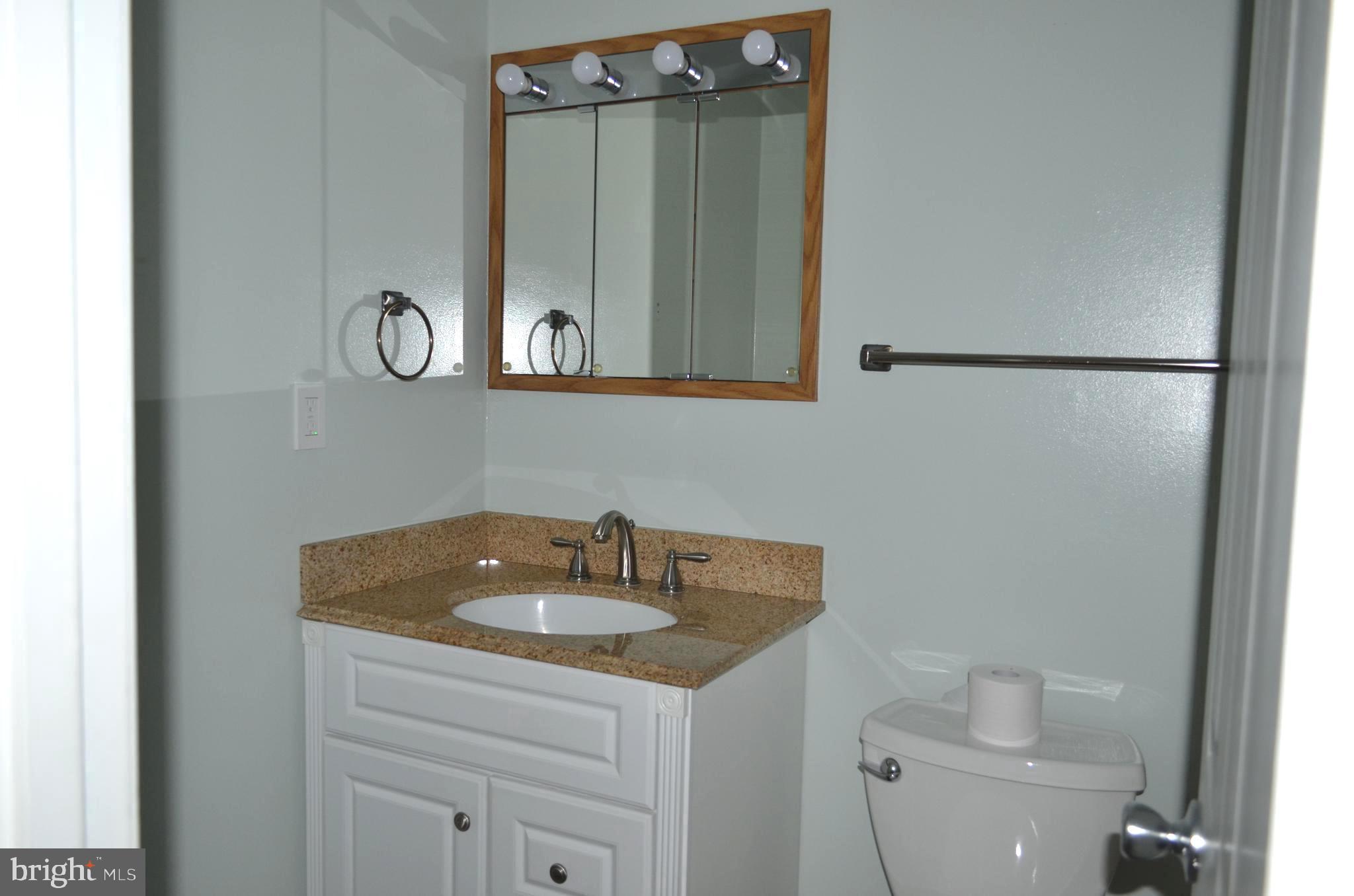 12097 Greenwood Road Orange, VA 22960 - Photo 20 of 36 Hall Full Bath