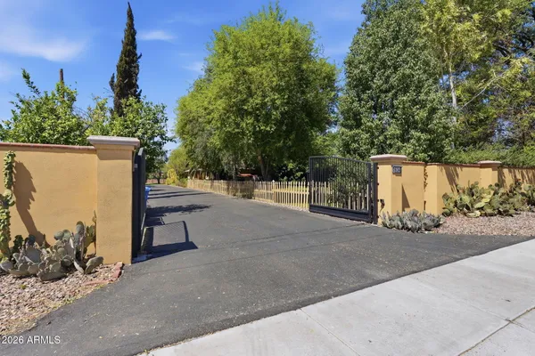 $2,100,000 | 2634 North 52nd Street, Phoenix, AZ 85008
