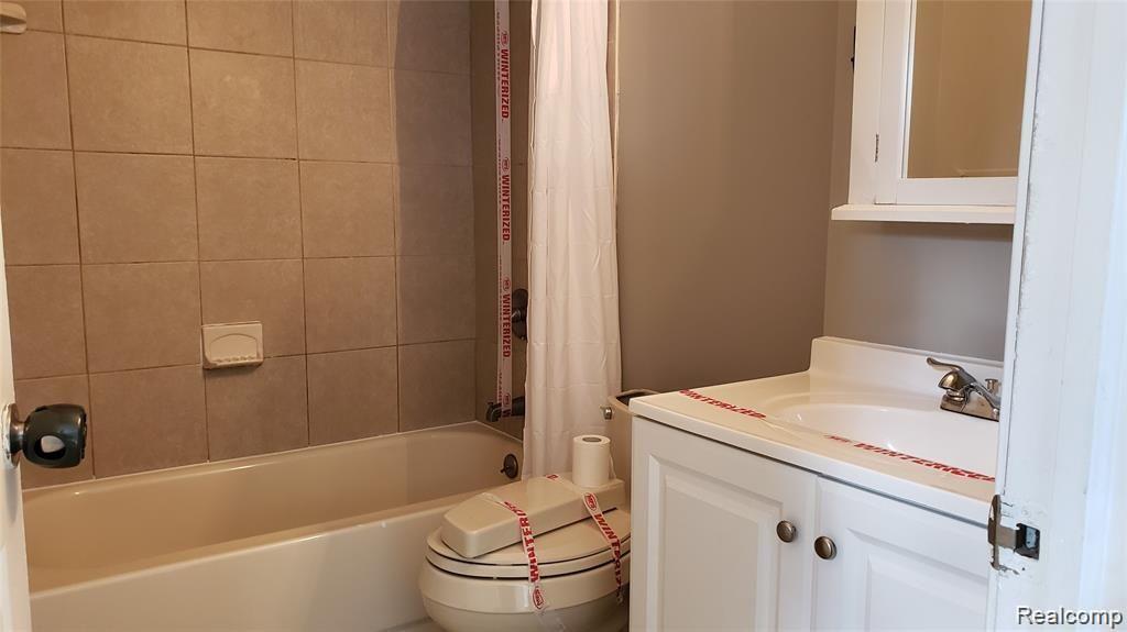 17524 Martin Road Roseville, MI 48066 - Photo 5 of 12