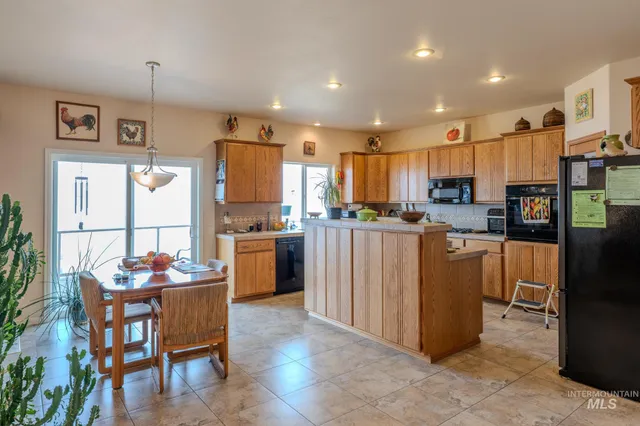 $700,000 | 2460 Valleyview Drive, Clarkston, WA 99403