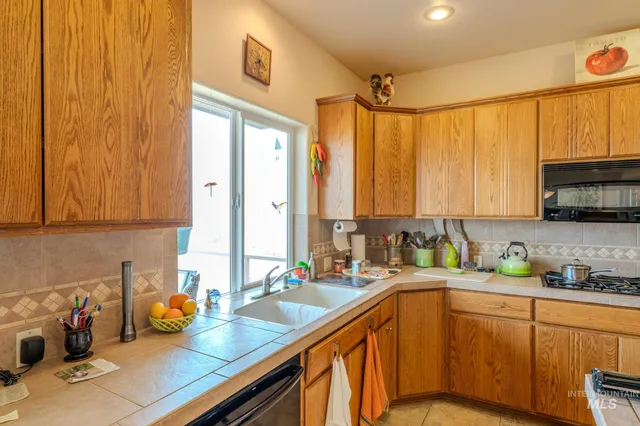 $700,000 | 2460 Valleyview Drive, Clarkston, WA 99403