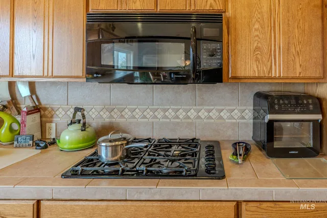 $700,000 | 2460 Valleyview Drive, Clarkston, WA 99403