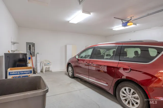 $700,000 | 2460 Valleyview Drive, Clarkston, WA 99403