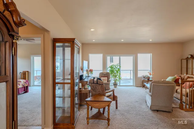 $700,000 | 2460 Valleyview Drive, Clarkston, WA 99403