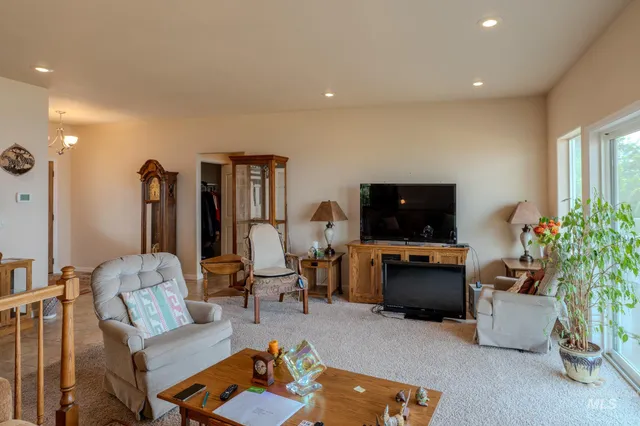 $700,000 | 2460 Valleyview Drive, Clarkston, WA 99403