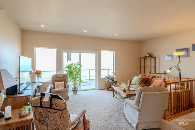 $700,000 | 2460 Valleyview Drive, Clarkston, WA 99403