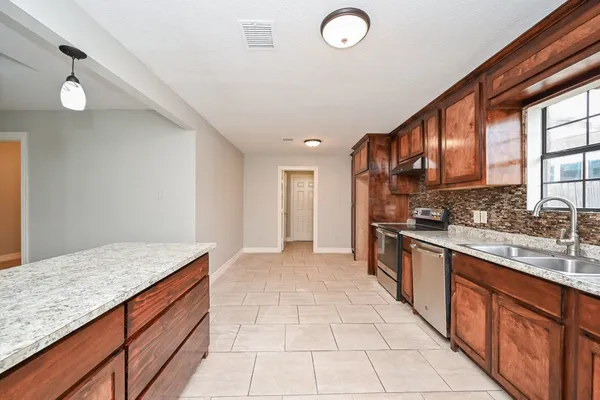 $1,750 | 15723 Creekhaven Drive, Houston, TX 77084