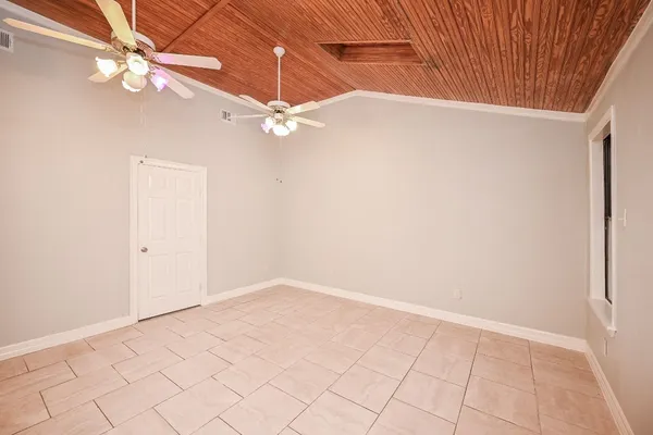 $1,750 | 15723 Creekhaven Drive, Houston, TX 77084