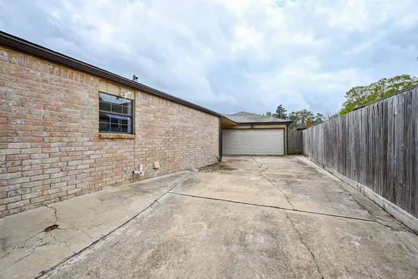 $1,750 | 15723 Creekhaven Drive, Houston, TX 77084
