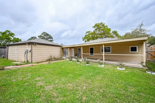 $1,750 | 15723 Creekhaven Drive, Houston, TX 77084