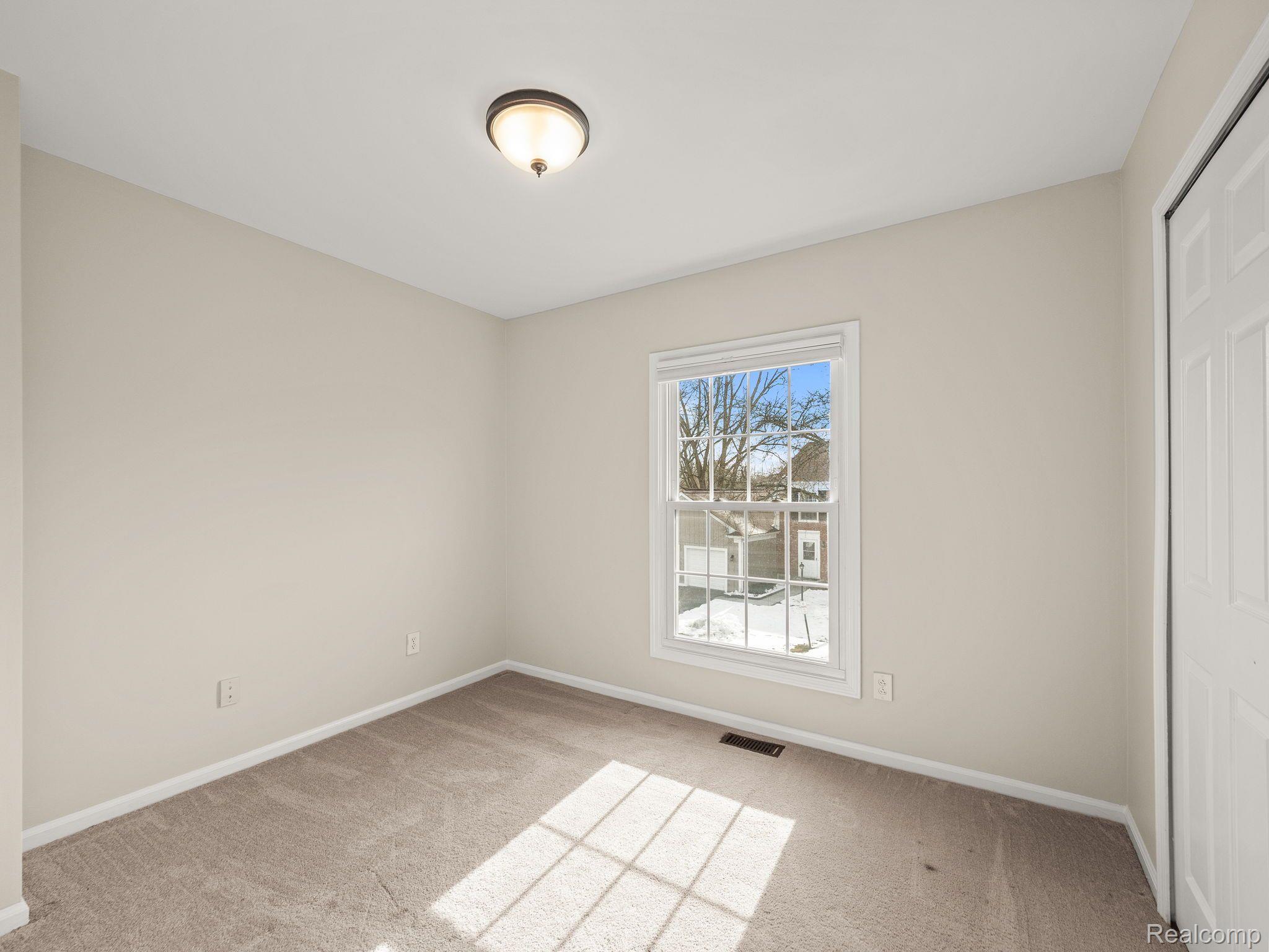 1428 Crescent Lane Rochester, MI 48306 - Photo 23 of 30