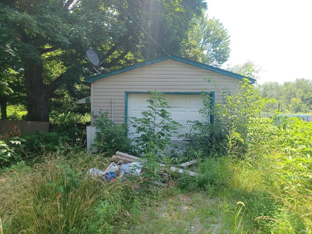 $59,900 | 112 Pond Street, Freelandville, IN 47528