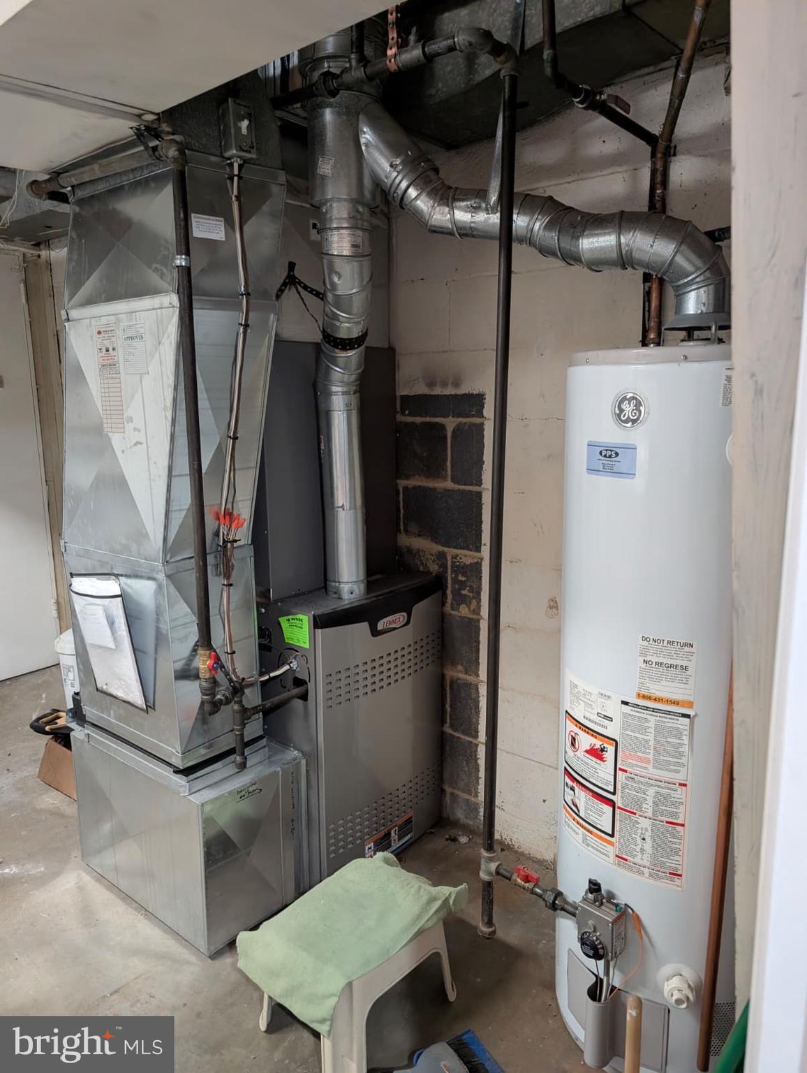 6705 Goldsboro Road Bethesda, MD 20817 - Photo 60 of 60 a room with gym equipment