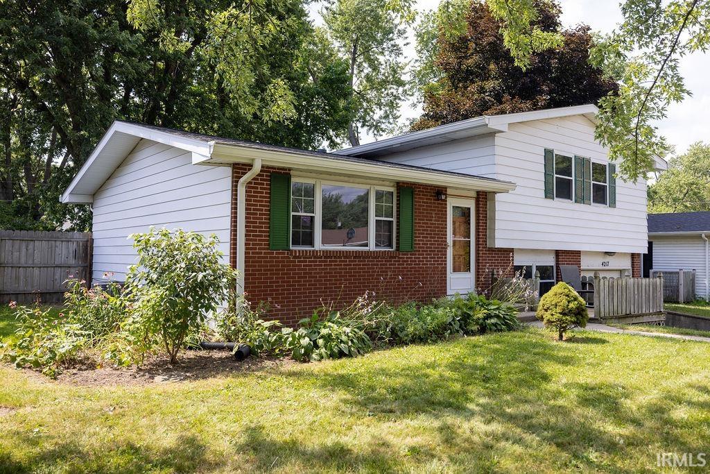 4217 North Manchester Road Muncie, IN 47304 - Photo 3 of 28