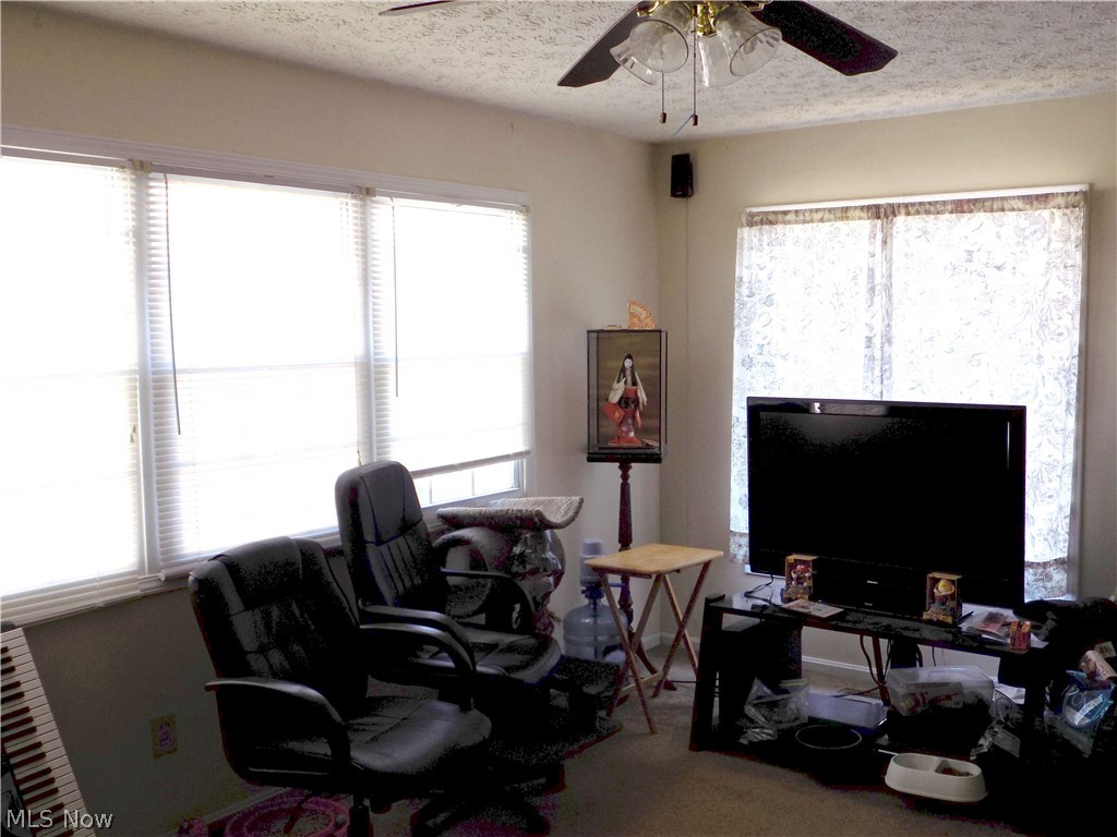 200 Overlook Road Vermilion, OH 44089 - Photo 3 of 31 Lots of light and neutral throughout!